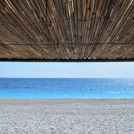 Standard Rooms By Scala Himare Bagian luar foto