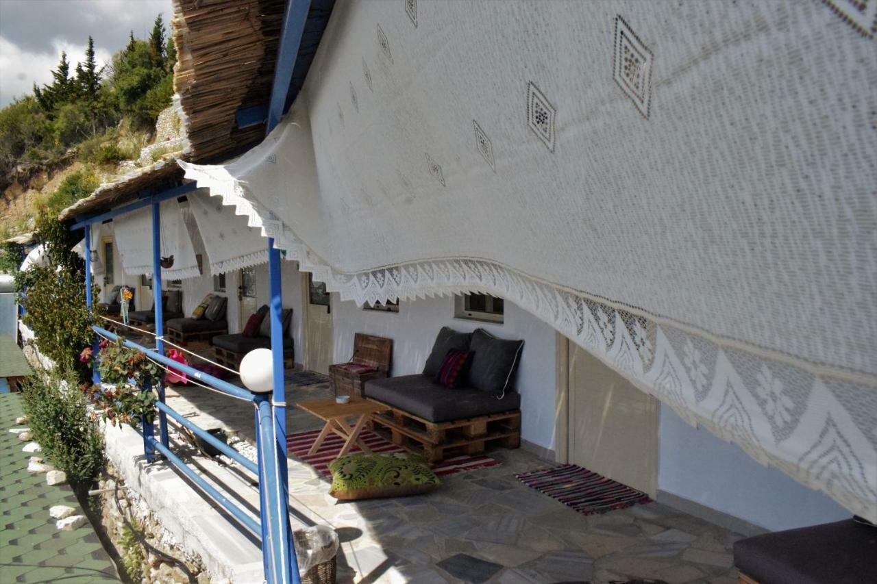 Standard Rooms By Scala Himare Bagian luar foto