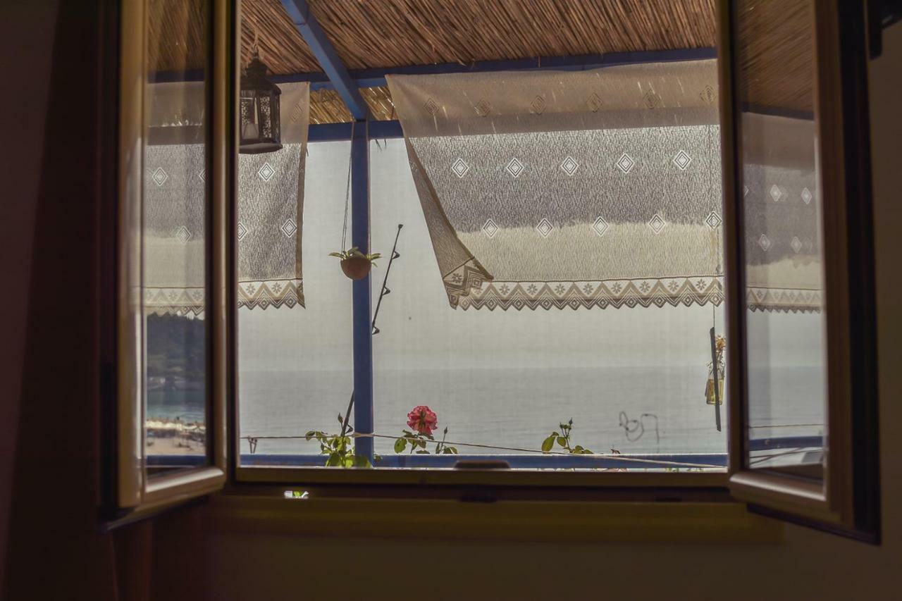 Standard Rooms By Scala Himare Bagian luar foto